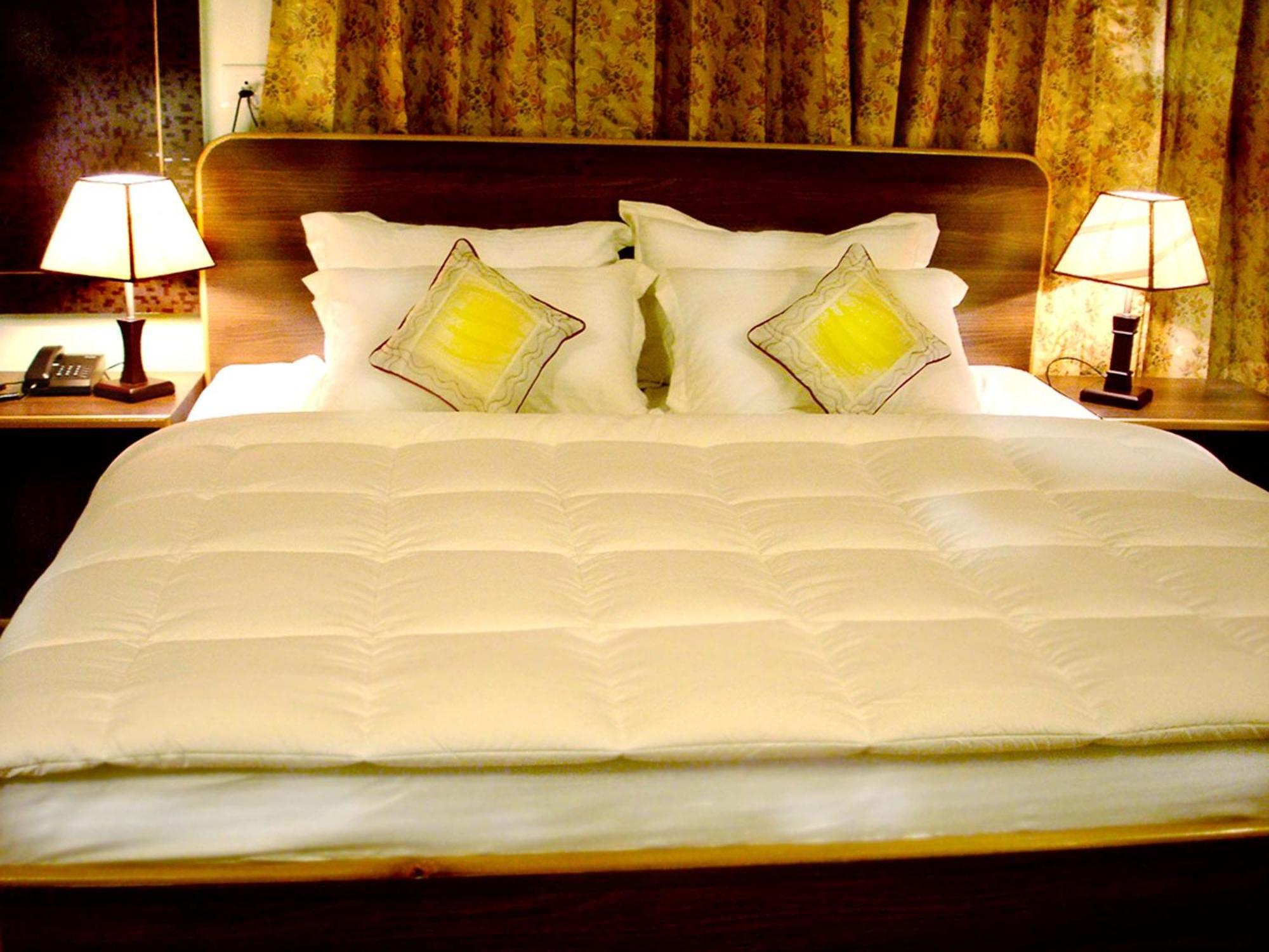 Ikraam Inn Bed & Breakfast Srīnagar Extérieur photo