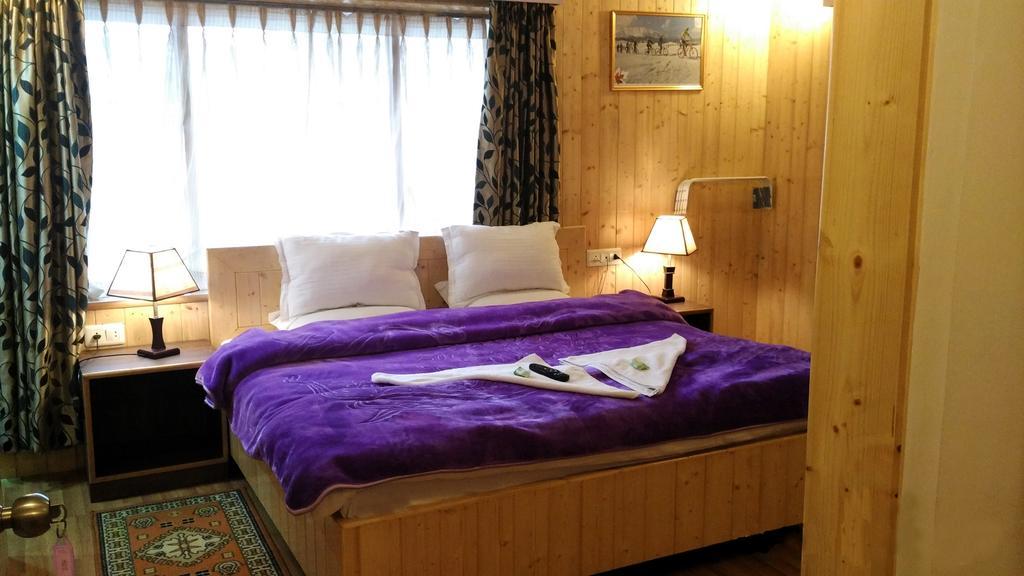 Ikraam Inn Bed & Breakfast Srīnagar Extérieur photo