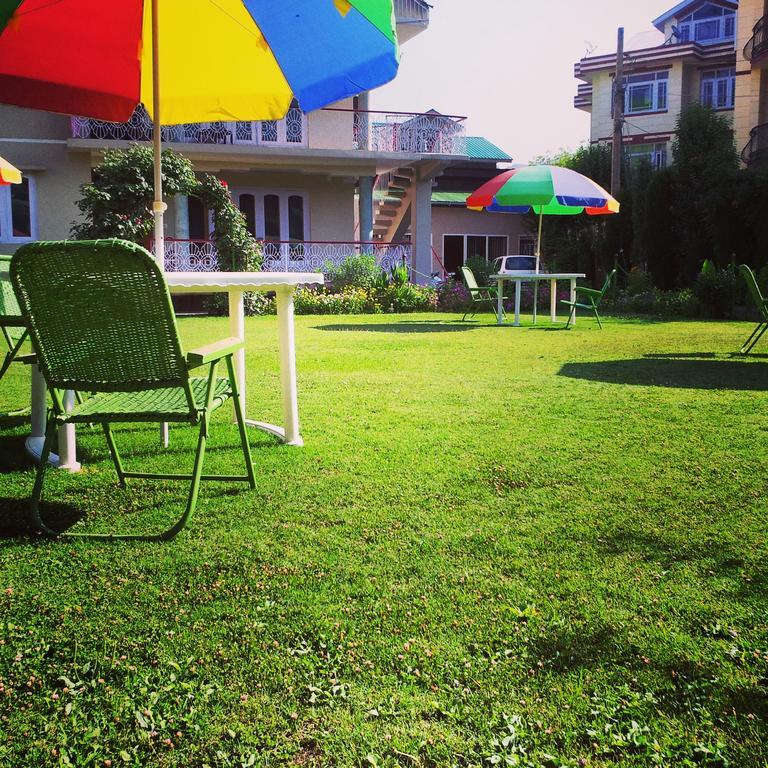 Ikraam Inn Bed & Breakfast Srīnagar Extérieur photo
