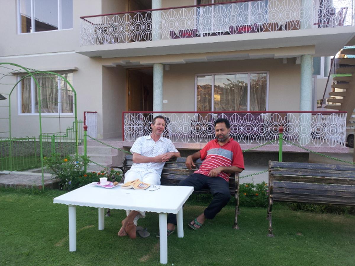 Ikraam Inn Bed & Breakfast Srīnagar Extérieur photo